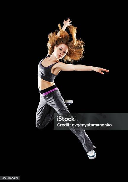 여자 댄서 댄스 현대 무용 점프 블랙 춤에 대한 스톡 사진 및 기타 이미지 - 춤, 댄서, 여성 - iStock