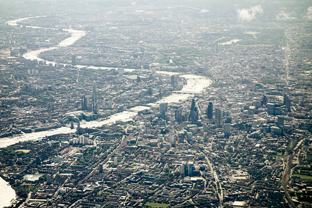 空から見たロンドンの街並み、テムズ川、ロンドン - london england thames river millennium wheel aerial view ストックフォトと画像