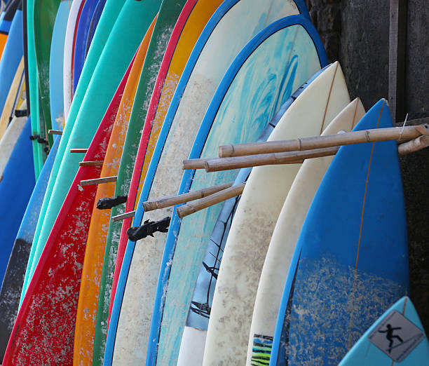 tablas de surf fondo - hawaii islands maui big island tropical climate fotografías e imágenes de stock