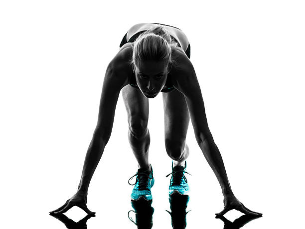 여자 프로그램 실행 조거 땀복 실루엣 - muscular build sprinting jogging athlete 뉴스 사진 이미지