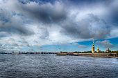 blick-auf-st-petersburg-von-newa-rechten
