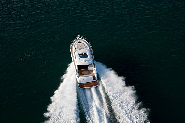 istock Elegant yacht sailing though deep waters 491602534