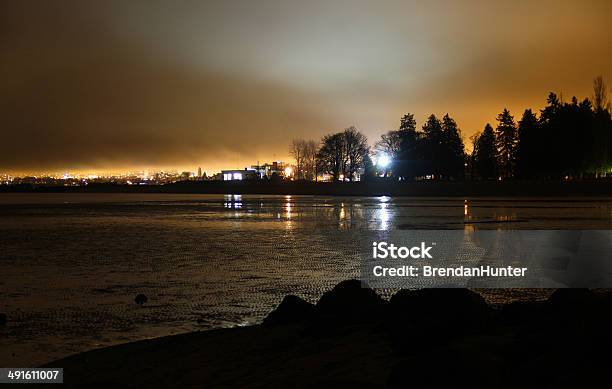 Noite Maré - Fotografias de stock e mais imagens de Amarelo - Amarelo, Ao Ar Livre, Apartamento