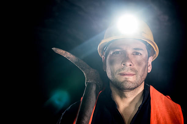 man working at a mine - mining engineer oil industry construction site imagens e fotografias de stock