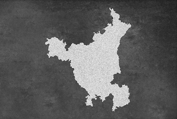 indian province haryana हरियाणा ਹਰਿਆਣਾ map outline on an blackboard - 哈里亞納邦 幅插畫檔、美工圖案、卡通及圖標