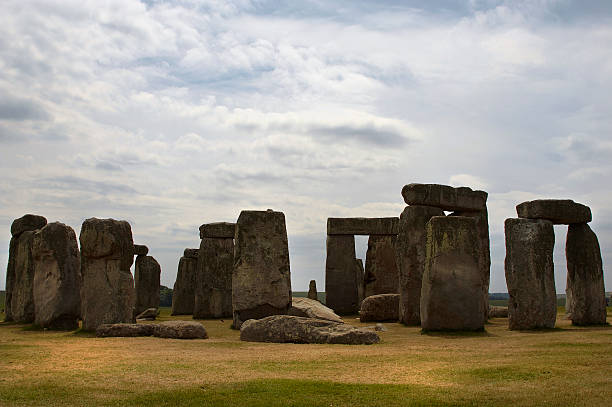 스톤헨지 - european culture megalith observatory rock 뉴스 사진 이미지
