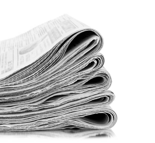 los periódicos - newspaper reportage stack journalist fotografías e imágenes de stock