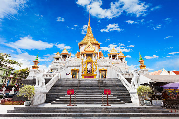 храм золотого будды, bangkok - wat maha that стоковые фото и изображения
