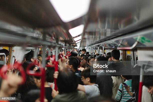 Busy Train 照片檔及更多 擁擠 照片 - 擁擠, 火車, 群眾