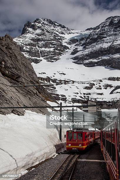 Rail Speranza Wilderswil Svizzera - Fotografie stock e altre immagini di Alpi - Alpi, Alpi Bernesi, Ambientazione esterna