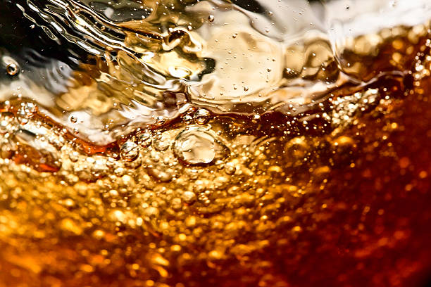 detalle de una bebida sin alcohol - whisky glass alcohol drink fotografías e imágenes de stock