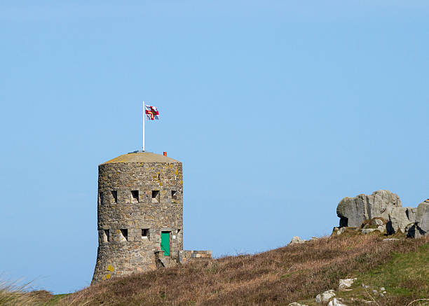 lacuna towers em guernsey - martello towers imagens e fotografias de stock