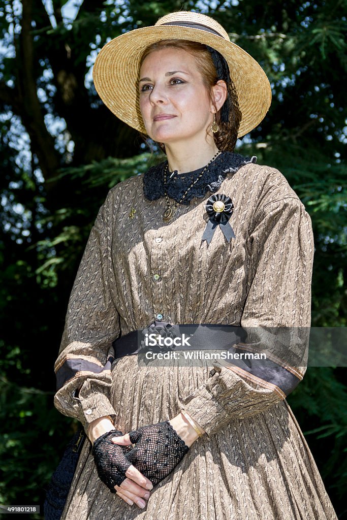 Confederate Woman Wearing American Civil War Era Dress And Hat Stock Photo  - Download Image Now - iStock