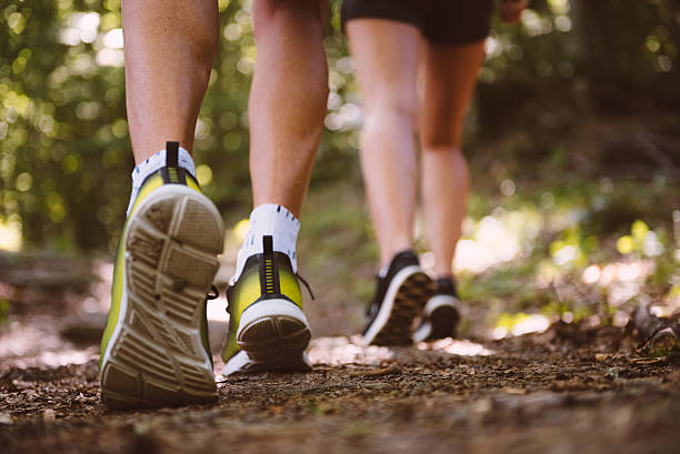 Primo piano di scarpe da trail running - foto stock