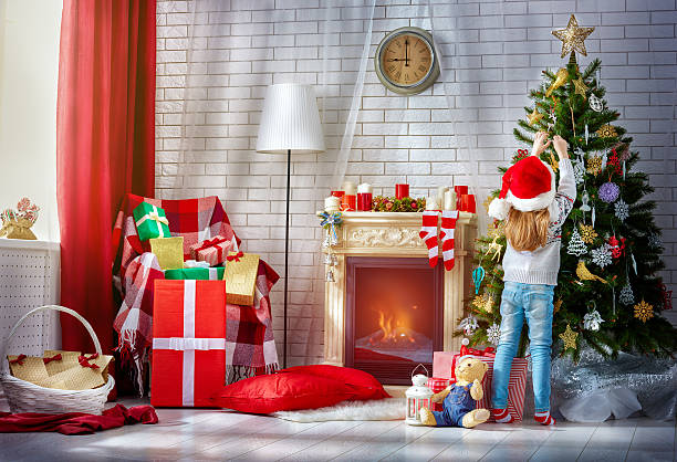 preparando-se para o natal - clock baby christmas small - fotografias e filmes do acervo