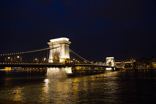 Chain bridge by night Chain bridge in Budapest danube river stock pictures, royalty-free photos & images