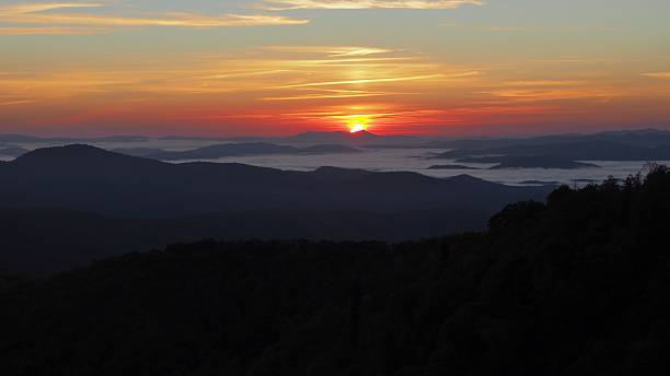 istock Morning Sunrise In The Blue Ridge Mountains 491874892