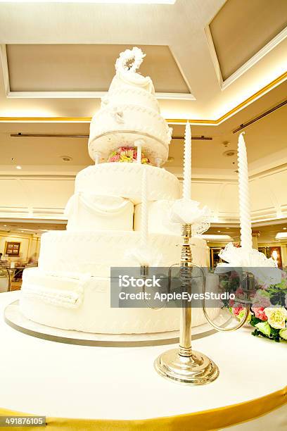 Hochzeitstorte Stockfoto und mehr Bilder von Abmachung - Abmachung, Architektonische Säule, Arrangieren