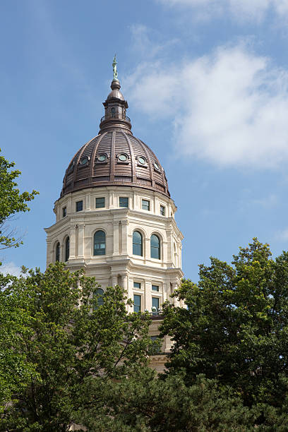 캔자스 주 카피톨 도메 - kansas topeka state capital 뉴스 사진 이미지