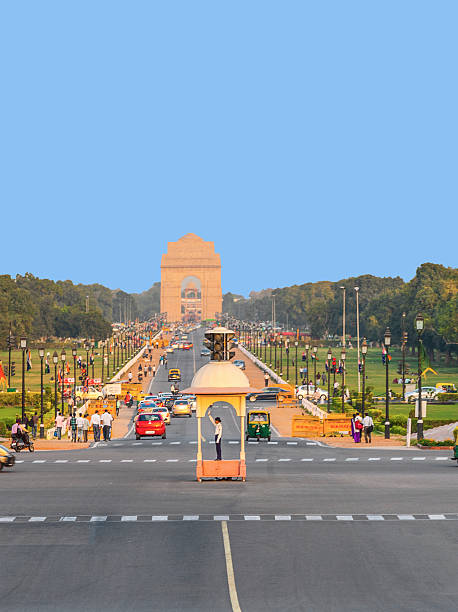 vista em rajpath boulevard até a porta da índia - rajpath - fotografias e filmes do acervo