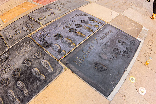 handprints de michael jackson em hollywood boulevard do con - con trail imagens e fotografias de stock