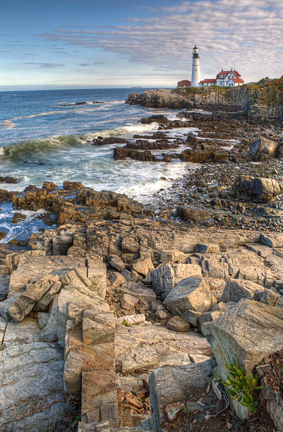 luz en portland maine en un día maravilloso - england new coastline house fotografías e imágenes de stock