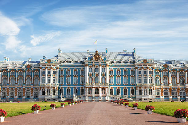 palazzo di caterina in tsarskoye selo vicino a san pietroburgo, russia - palazzo di caterina foto e immagini stock