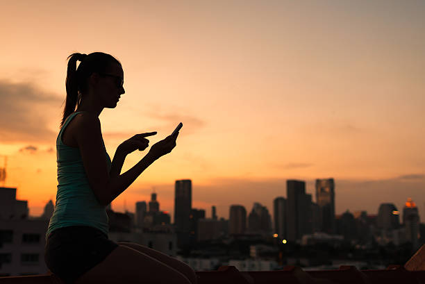 istock Smartphone in the city 491933480
