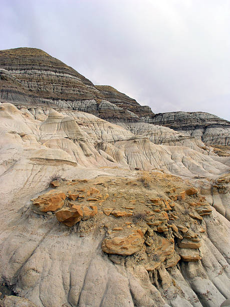 historycznych rock - steeple outdoors vertical alberta zdjęcia i obrazy z banku zdjęć