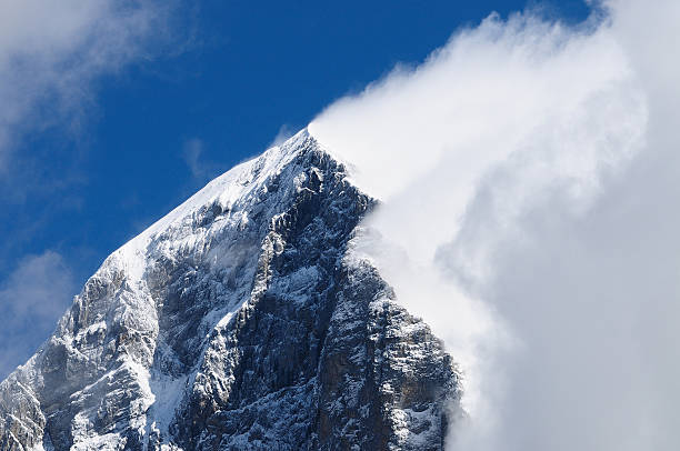 das montanhas eiger - eiger northface mountain winter imagens e fotografias de stock