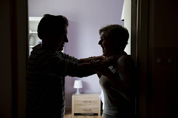 violência doméstica - bedroom authority indoors home interior - fotografias e filmes do acervo