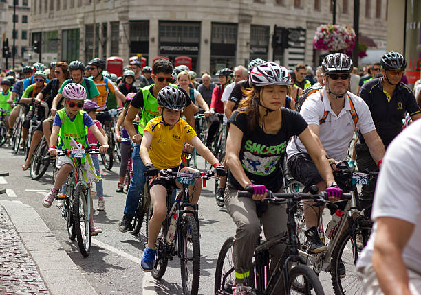 ridelondon велогонка-лондон 2015 г. - british racing green стоковые фото и изображения