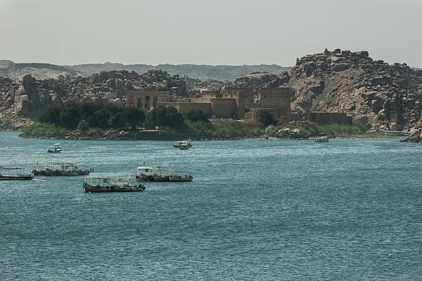 le temple d'isis de philae, aswan (égypte) - lake nasser photos et images de collection