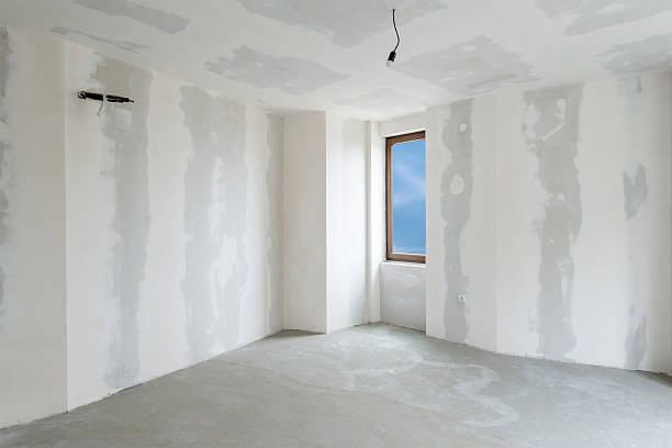 istock Unfinished building interior, white room (includes clipping path) 492041324
