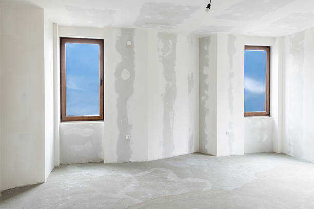 istock Unfinished building interior, white room (includes clipping path) 492041532