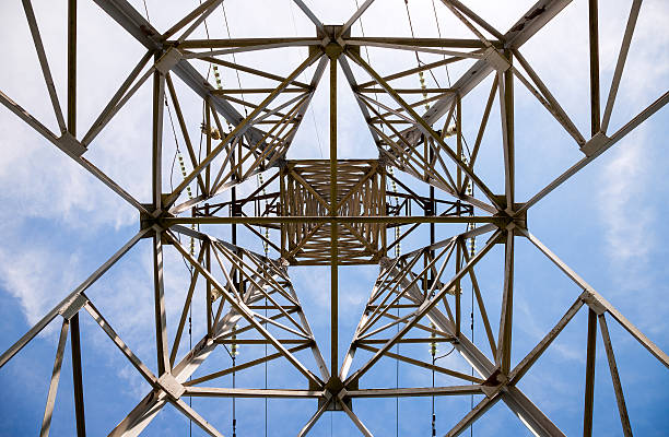 górę widok struktury w mocy transmisji tower - nonconductor zdjęcia i obrazy z banku zdjęć