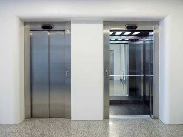 엘리베이트 문 - elevator push button stainless steel floor 뉴스 사진 이미지