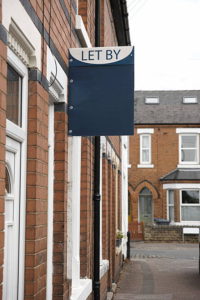 istock English suburban house For Let. 492075412