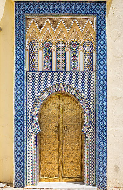 bellissimo oriental golden door. - dar el makhzen foto e immagini stock