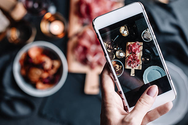 robienie zdjęć żywności stół shoot - food photography zdjęcia i obrazy z banku zdjęć