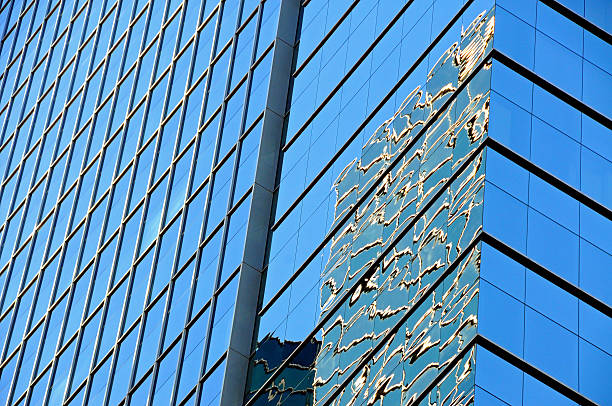 istock Reflections on a Skyscraper in Chicago/USA 492105764