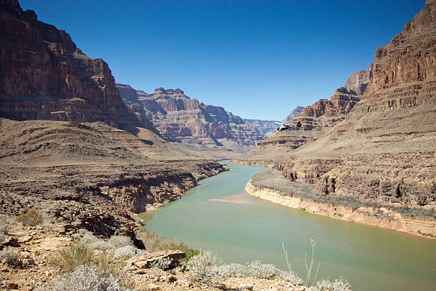 helikopter w grand canyon - canyon majestic grand canyon helicopter zdjęcia i obrazy z banku zdjęć