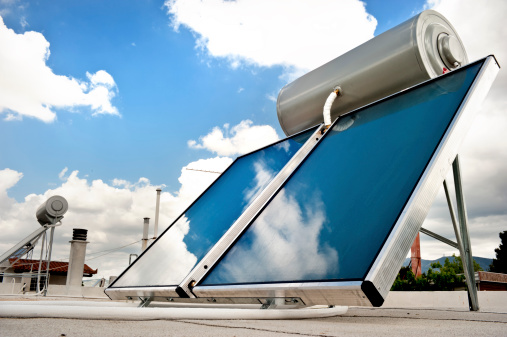 Solar water heater for green energy