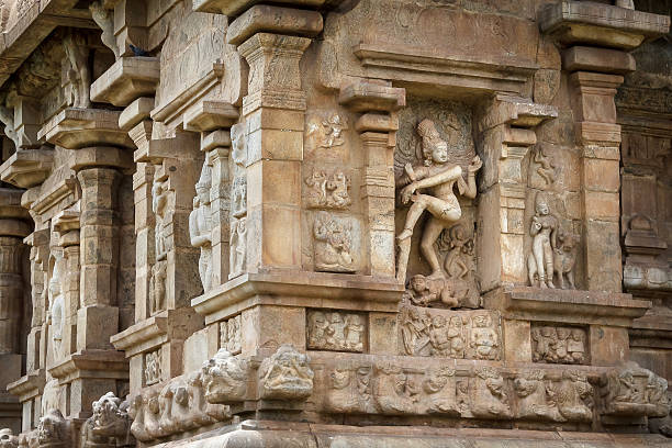 скульптура богини в индуистский храм - shiva hindu god statue dancing стоковые фото и изображения