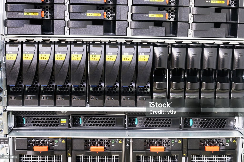 랙 마운트 서버 0명에 대한 스톡 사진 및 기타 이미지 - 0명, 검은색, 네트워크 서버 - iStock 랙 마운트 서버 0명에 대한 스톡 사진 및 기타 이미지 - 0명, 검은색, 네트워크 서버 - Istock