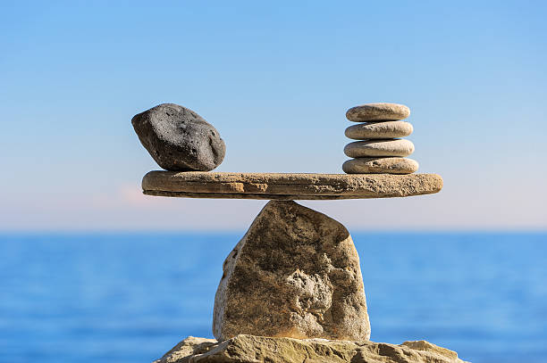 exaktheit - stone stability balance zen like stock-fotos und bilder