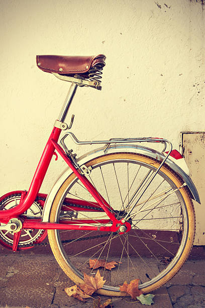 istock Old retro bicycle. Vintage style. 492192598