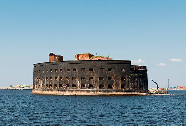 istock Sea fort of Kronstadt 492228664