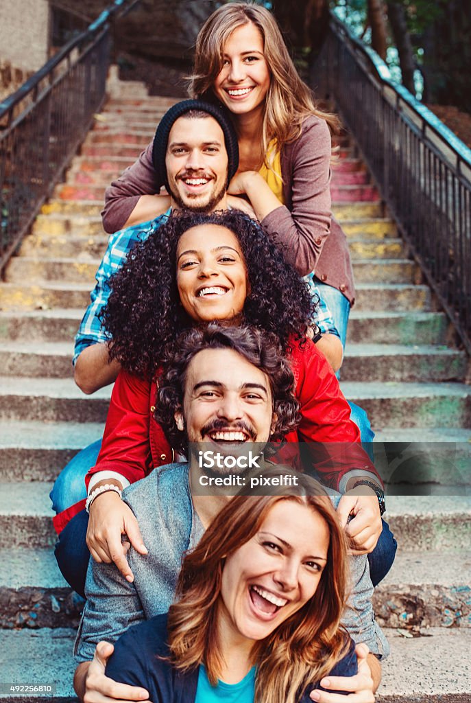 Freidns se divertindo - Foto de stock de Grupo de Pessoas royalty-free