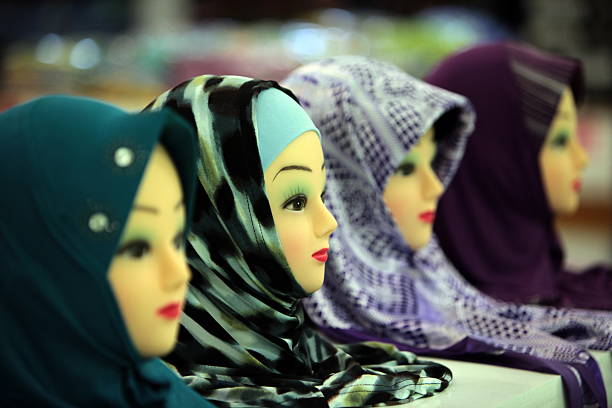 istock BRUNEI DARUSSALAM SHOPPING WOMEN 492261621